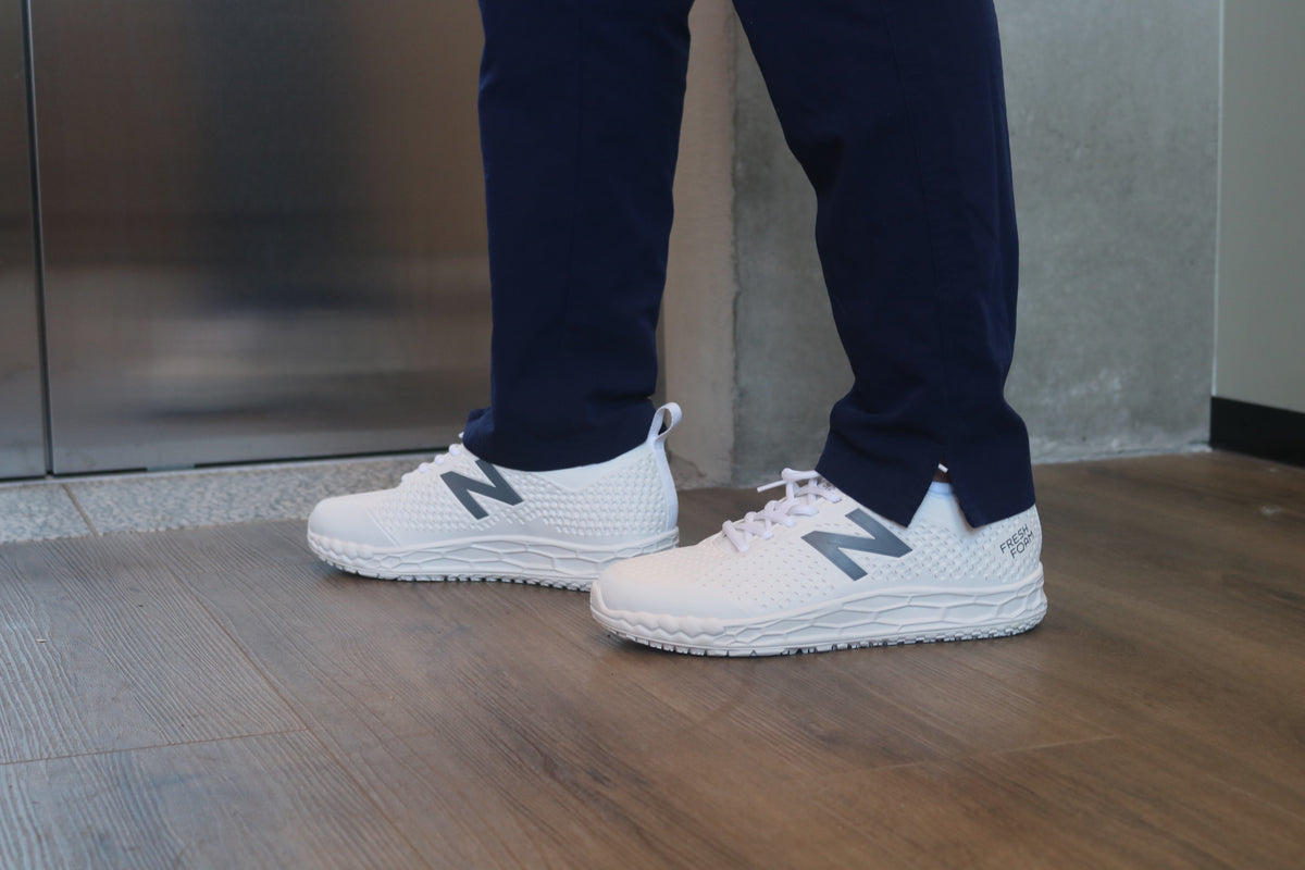 NEW BALANCE Mens 906 SR Slip Resistant 2E Wide Fit Work Shoes MID906SR