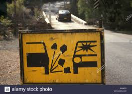 CAR BEING HIT BY ROCKS ROAD SIGN - YELLOW REFLECTIVE CORFLUTE 600x600mm