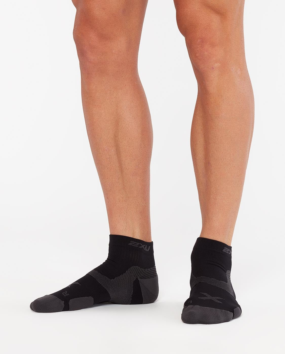 2XU VECTR CUSHION 1/4 CREW SOCKS